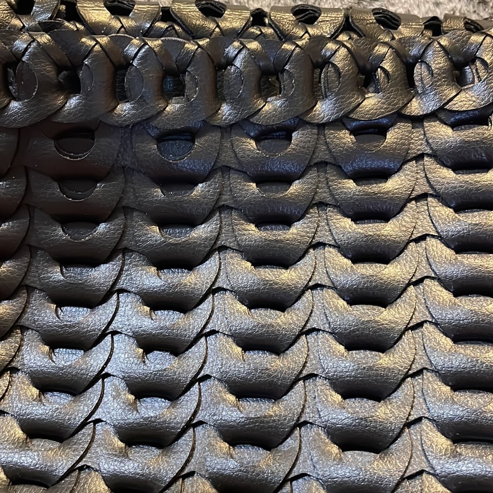 Black Woven Purse - Picture 3 of 9